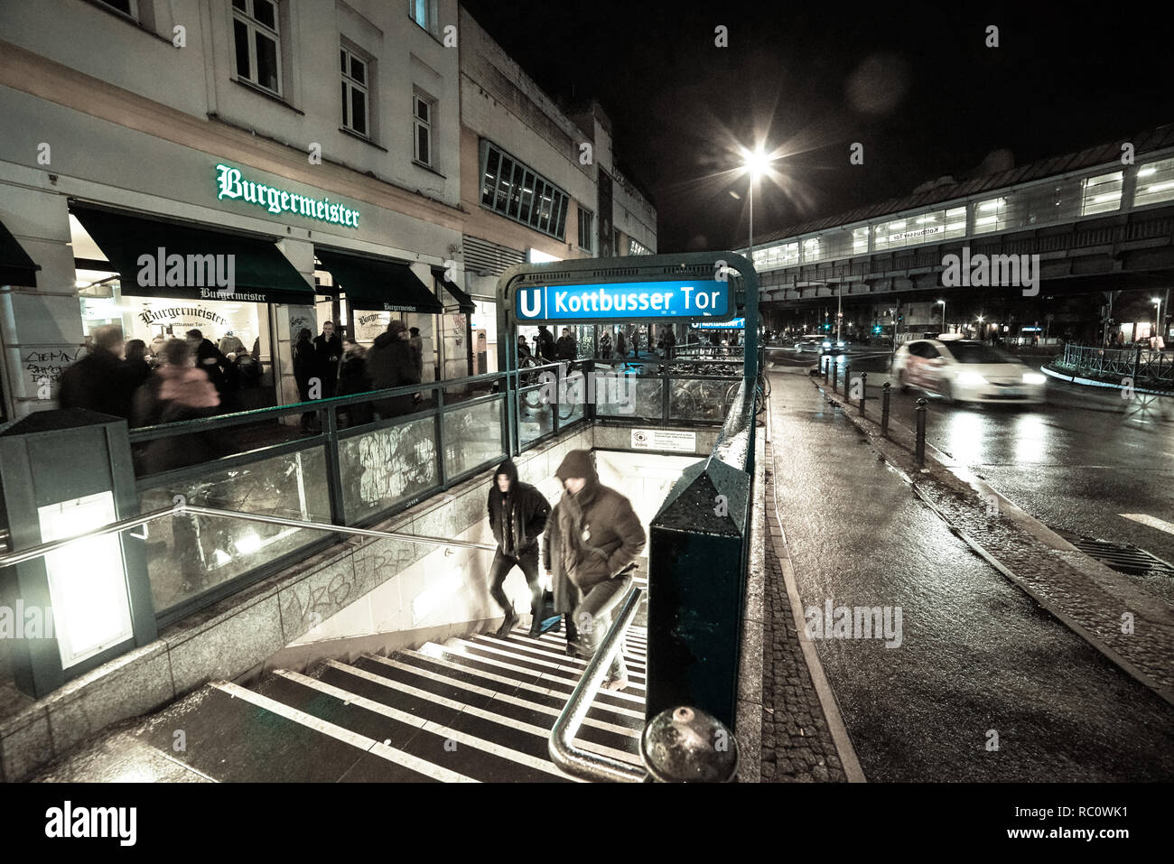 Berlin Nacht Kreuzberg Kottbusser Tor Stock Photo