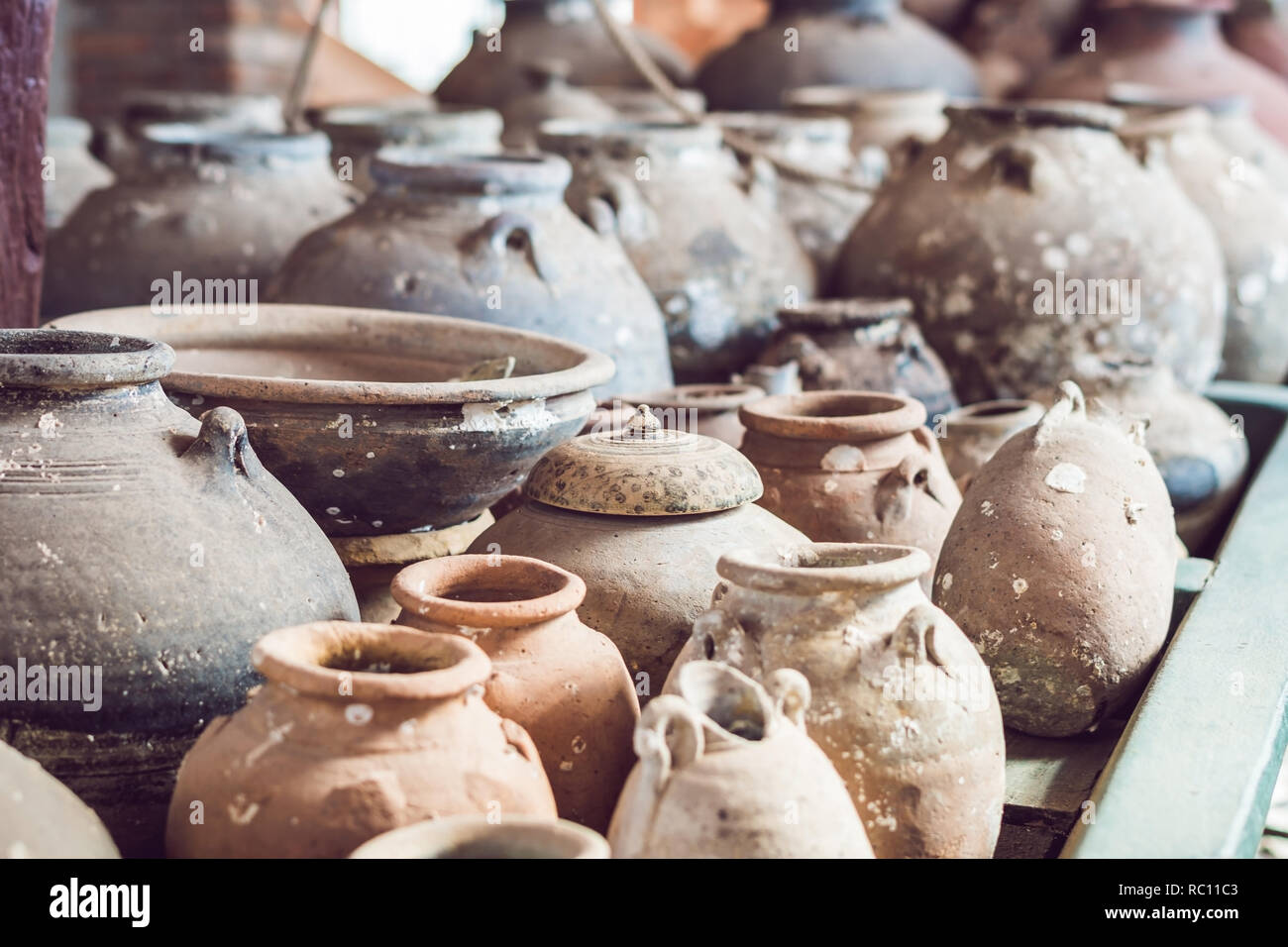 Clay pot cooking vietnam hires stock photography and images Alamy — free download