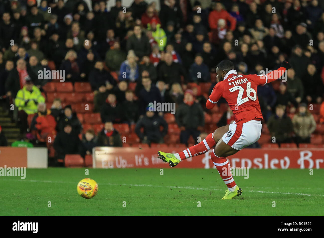 12th January 2019, Oakwell, Barnsley, England; Sky Bet League One, Barnsley vs Bradford City ; Mamadou Thiam (26) of Barnsley shoots wide one on one with Richard O'Donnell (01) of Bradford City Credit: Mark Cosgrove/News Images English Football League images are subject to DataCo Licence Credit: News Images /Alamy Live News Stock Photo