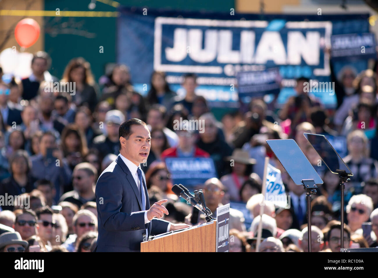 Former San Antonio mayor Julian Castro announces his presidential bid ...