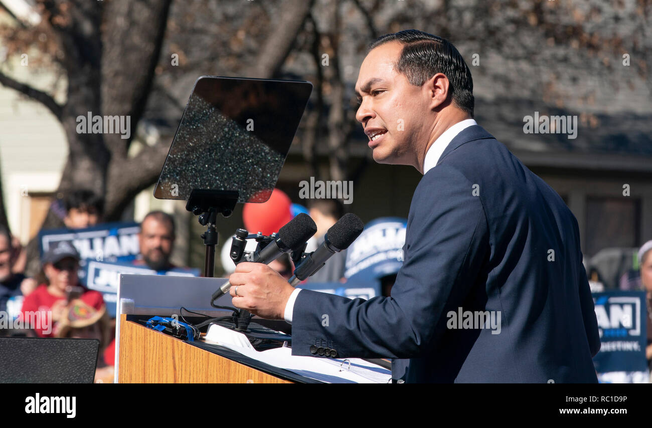 Former San Antonio mayor Julian Castro announces his presidential bid ...