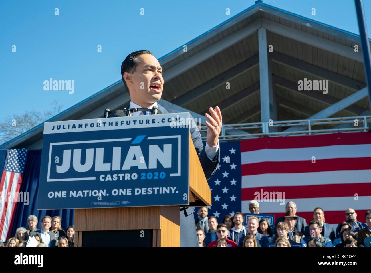 Former San Antonio mayor Julian Castro announces his presidential bid ...