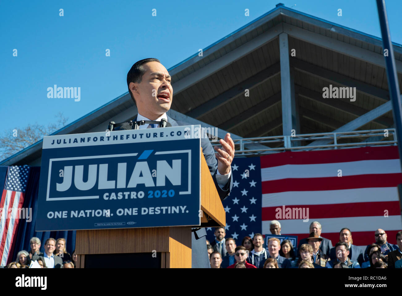 Former San Antonio mayor Julian Castro announces his presidential bid ...