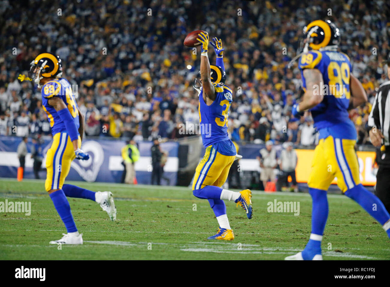 Todd gurley rams hi-res stock photography and images - Page 3 - Alamy