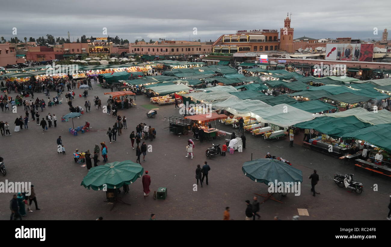 Djemaa el-Fna, das Herz von Marrakesch und Nordafrikas bekanntester Platz Stock Photo