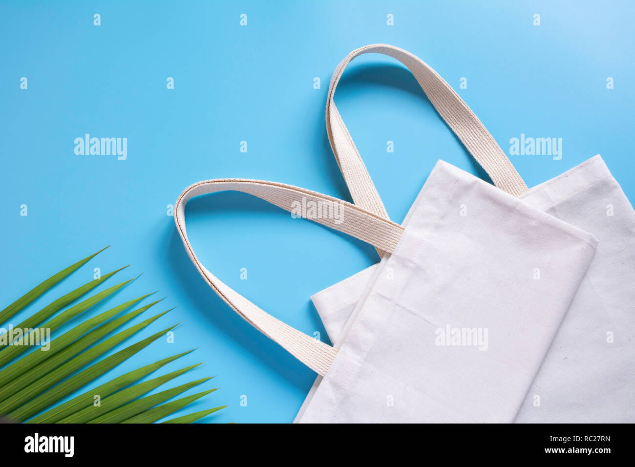 Download White Tote Bag Canvas Fabric Cloth Shopping Sack Mockup With Copy Space Stock Photo Alamy