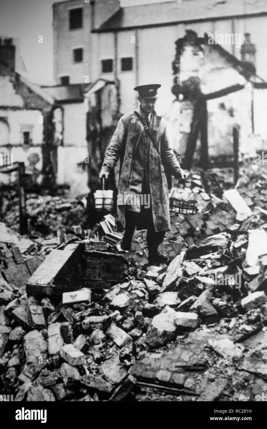 London Blitz, Winston Churchill war rooms, House of Parliament, Lundon ...