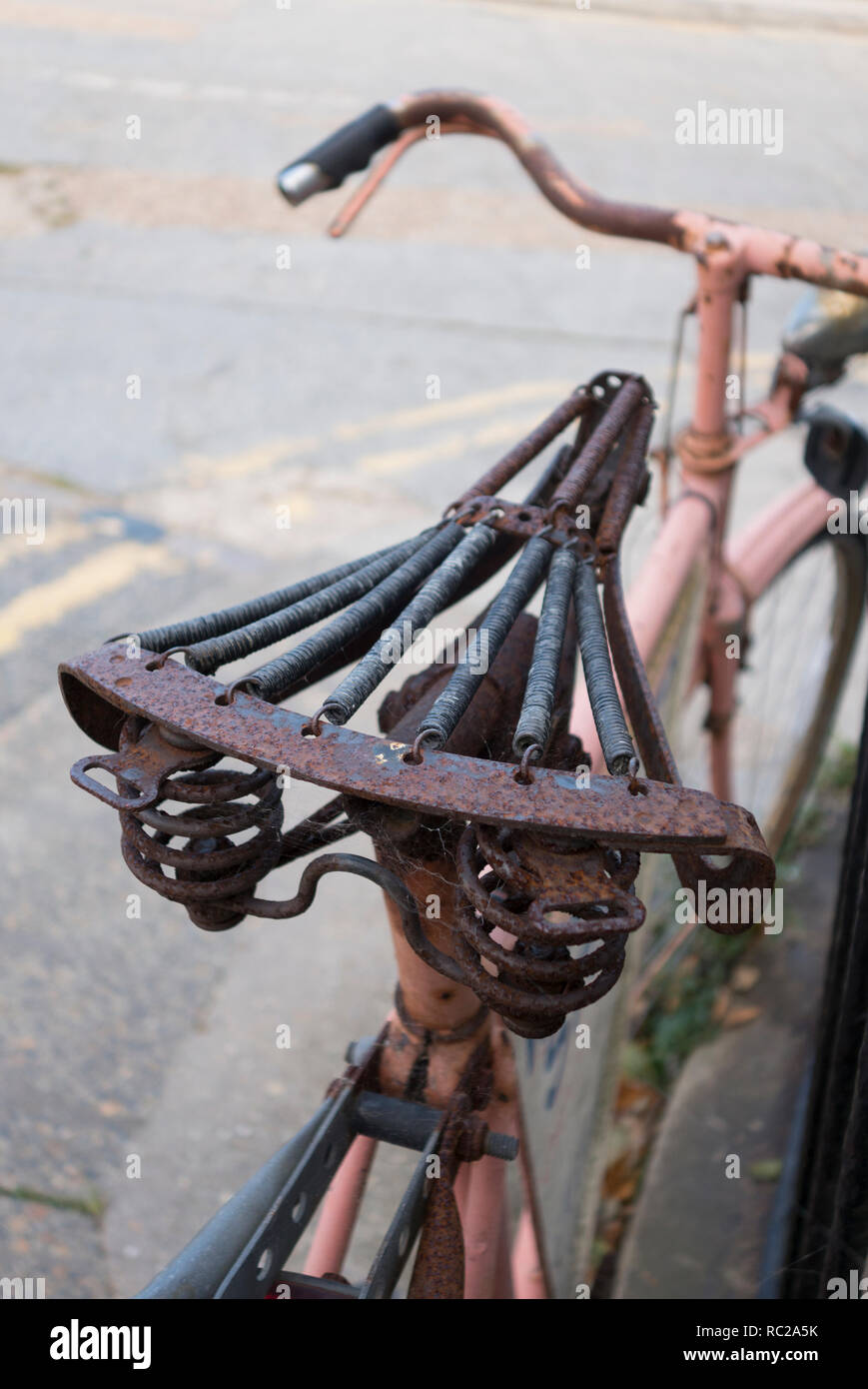 Old style bicycle hi res stock photography and images Alamy