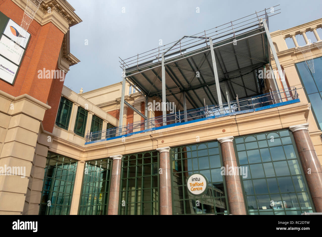 Roof Construction at Barton Square, intu Trafford Centre. Stock Photo