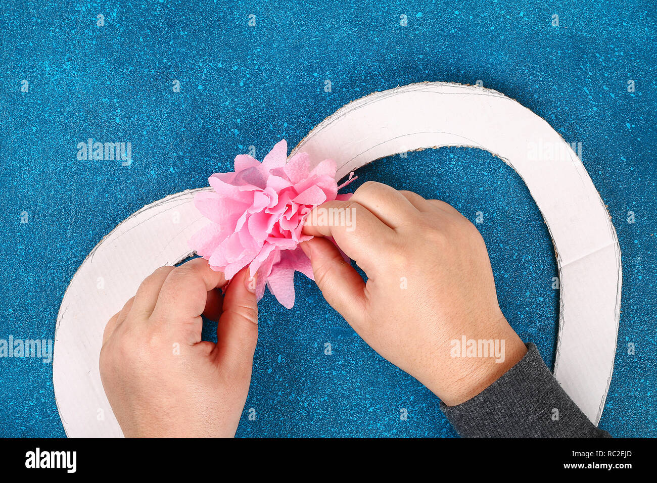 Heart Shaped Wreath Decorated Artificial Flower Made Pink Tissue