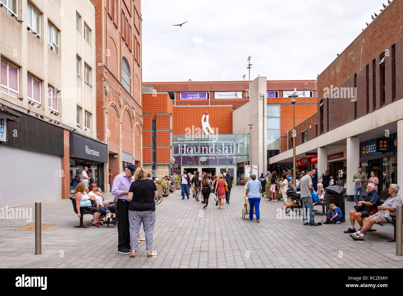 Blackpool retail hi-res stock photography and images - Alamy