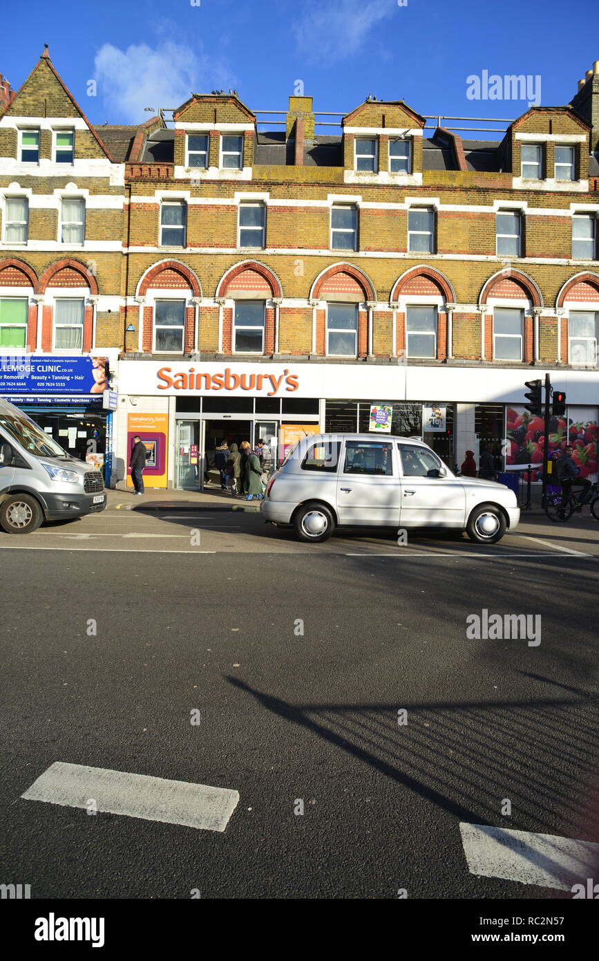 Kilburn high road hires stock photography and images Alamy