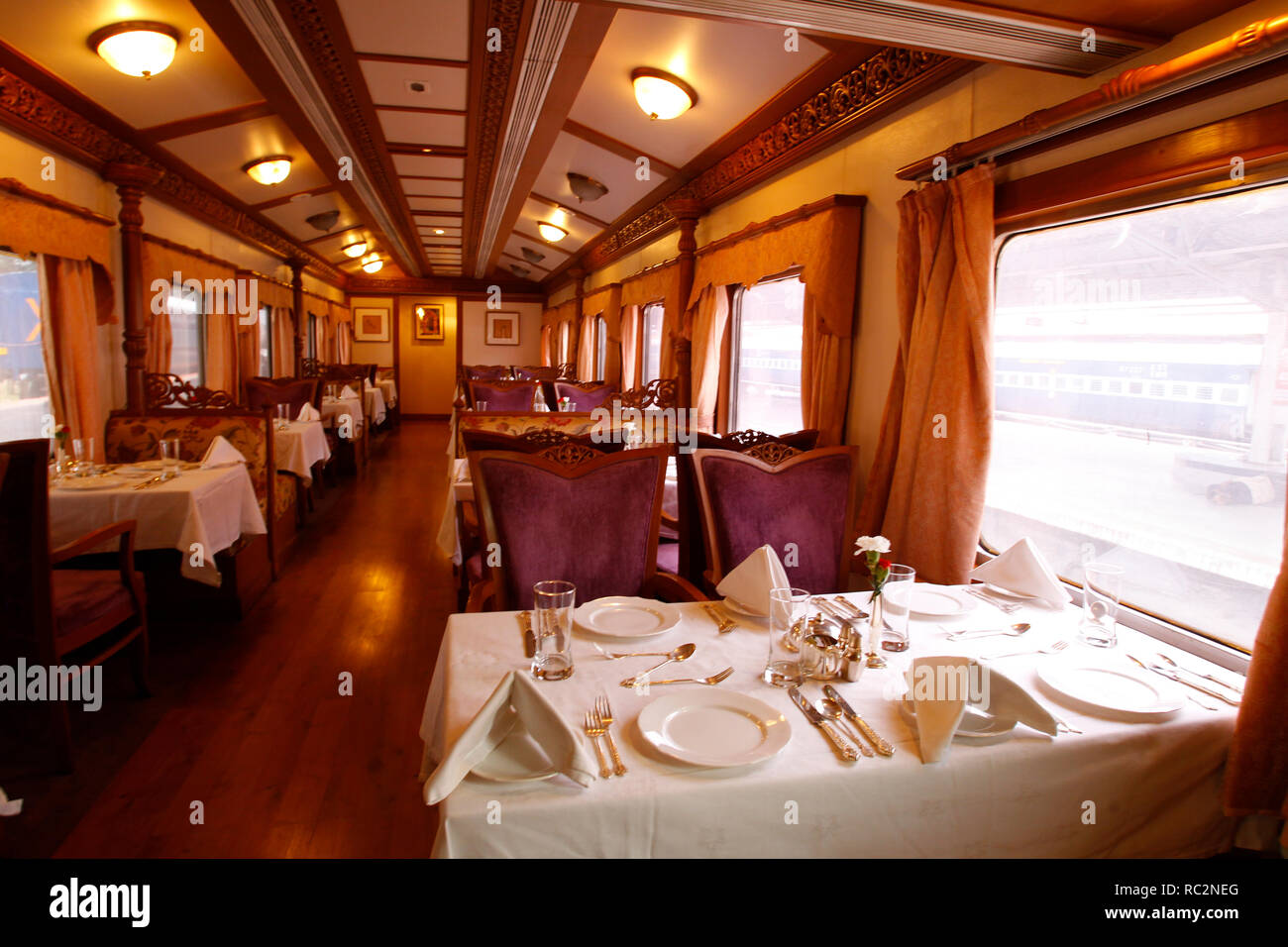 The Golden Chariot | Book Train Tour Package 2023-24 Luxury Train of South  India