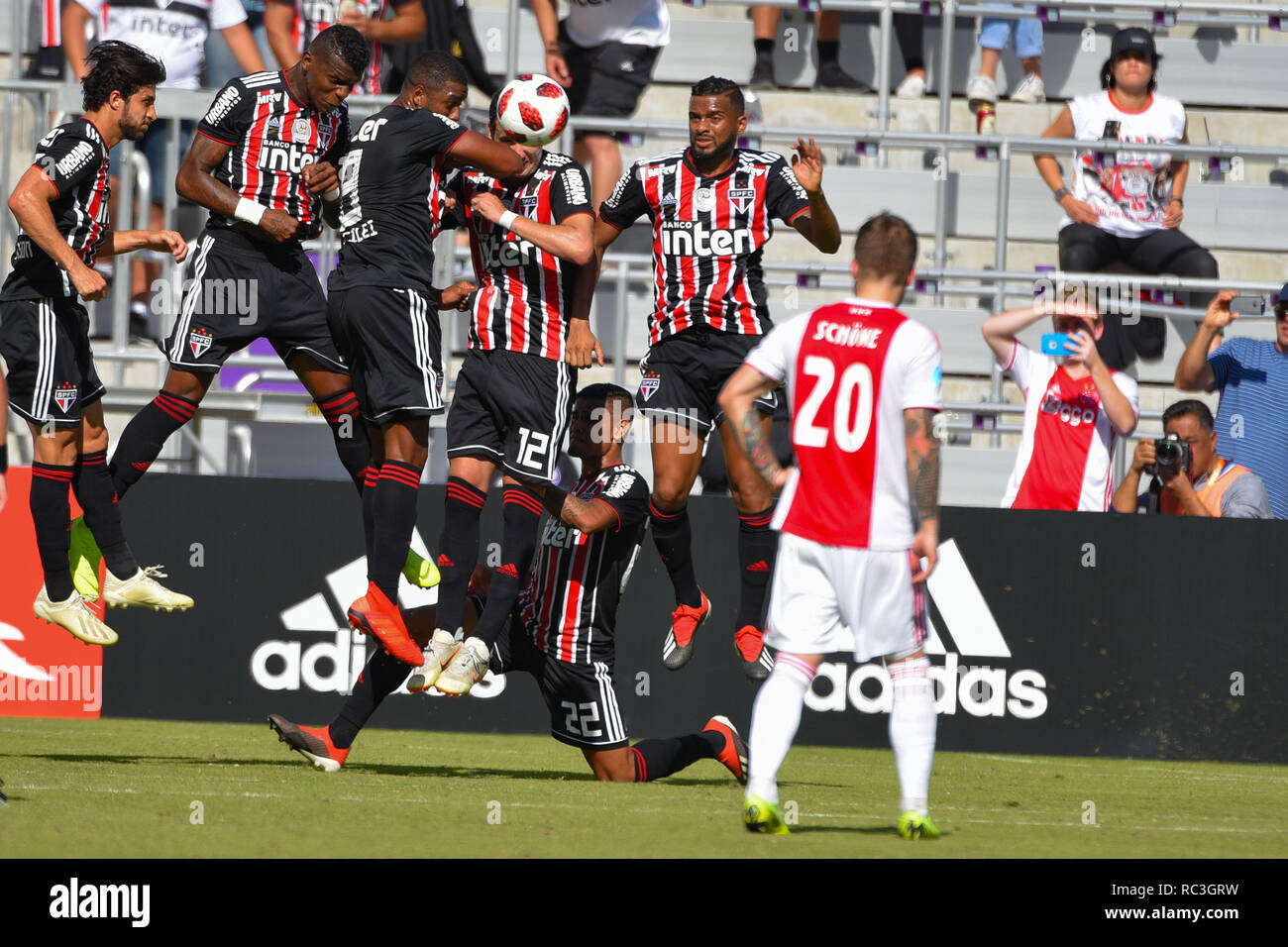 Orlando Florida Usa 12th Jan 19 Sao Paulo Midfielder Hudson 25 Defender Robert Arboleda 5 Midfielder Jucilei 8 Forward Pablo 12 Midfielder Everton 22 And Defender Reinaldo 6 Attempt To Block And Orlando Florida Usa 12th Jan 19 Sao Paulo Midfielder Hudson 25 Defender Robert Arboleda 5 Midfielder Jucilei 8 Forward Pablo 12 Midfielder Everton 22 And Defender Reinaldo 6 Attempt To Block And