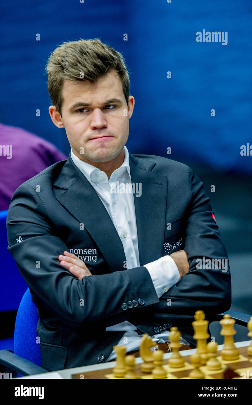 World number one magnus carlsen hi-res stock photography and images - Alamy