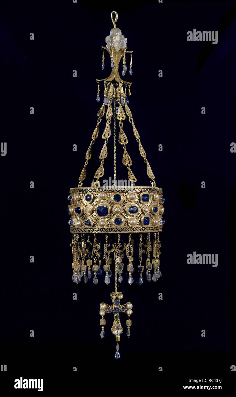 Votive crown of Spanish Visigothic king Recceswinth (653672).. Madrid