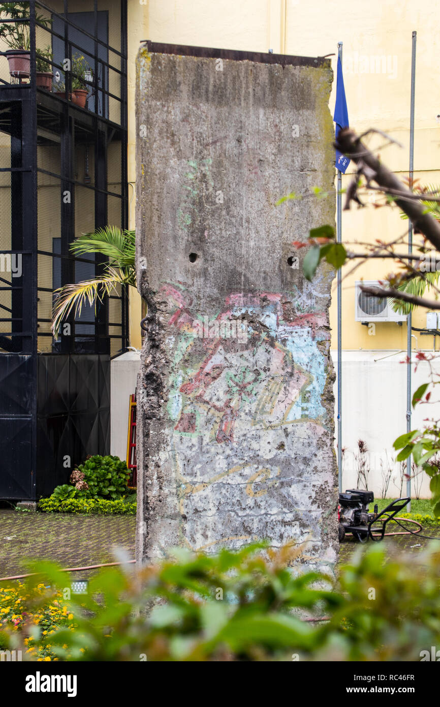 A fragment of the Berlin Wall at the Ministry of Foreign Affairs in San Jose, Costa Rica Stock Photo