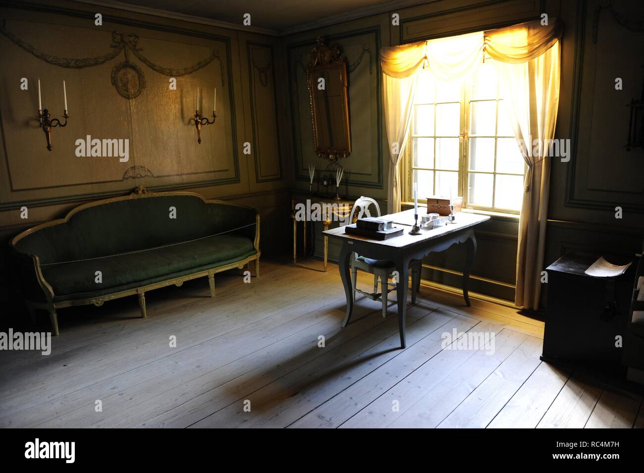 Finland. Turku. Pharmacy Museum and the Qwensel house, built in the 1700s in an area reserved for the nobility. A pharmacy from the 19th century has been furnished in the shop wing of the building. Room with 18th-century Gustavian style furnishing. Stock Photo