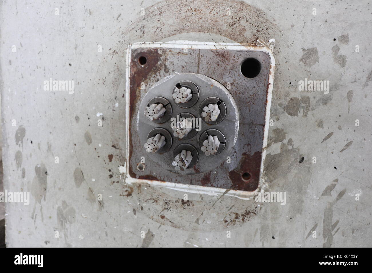 Post tension syetem ; strengthen (reinforced concrete) by applying