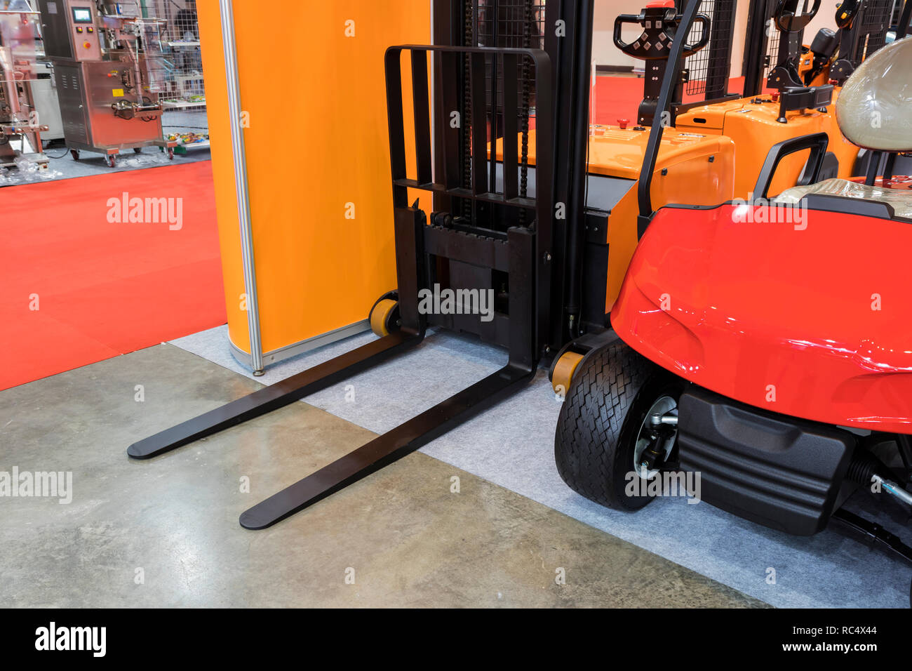 Hydraulic Jack Lift Truck Stock Photos Hydraulic Jack Lift Truck