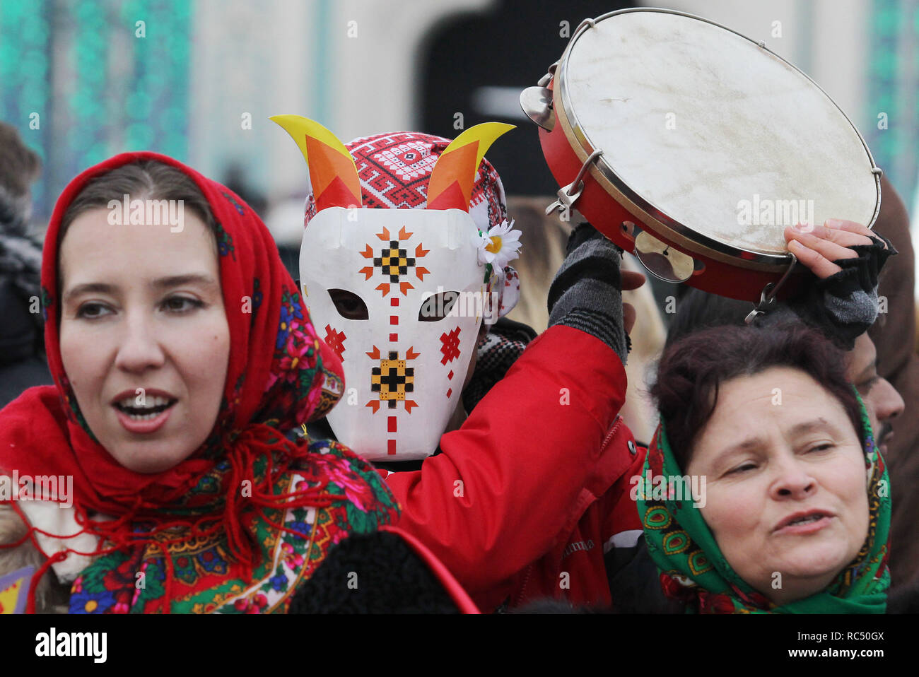 Download Medieval Mask High Resolution Stock Photography And Images Alamy Yellowimages Mockups