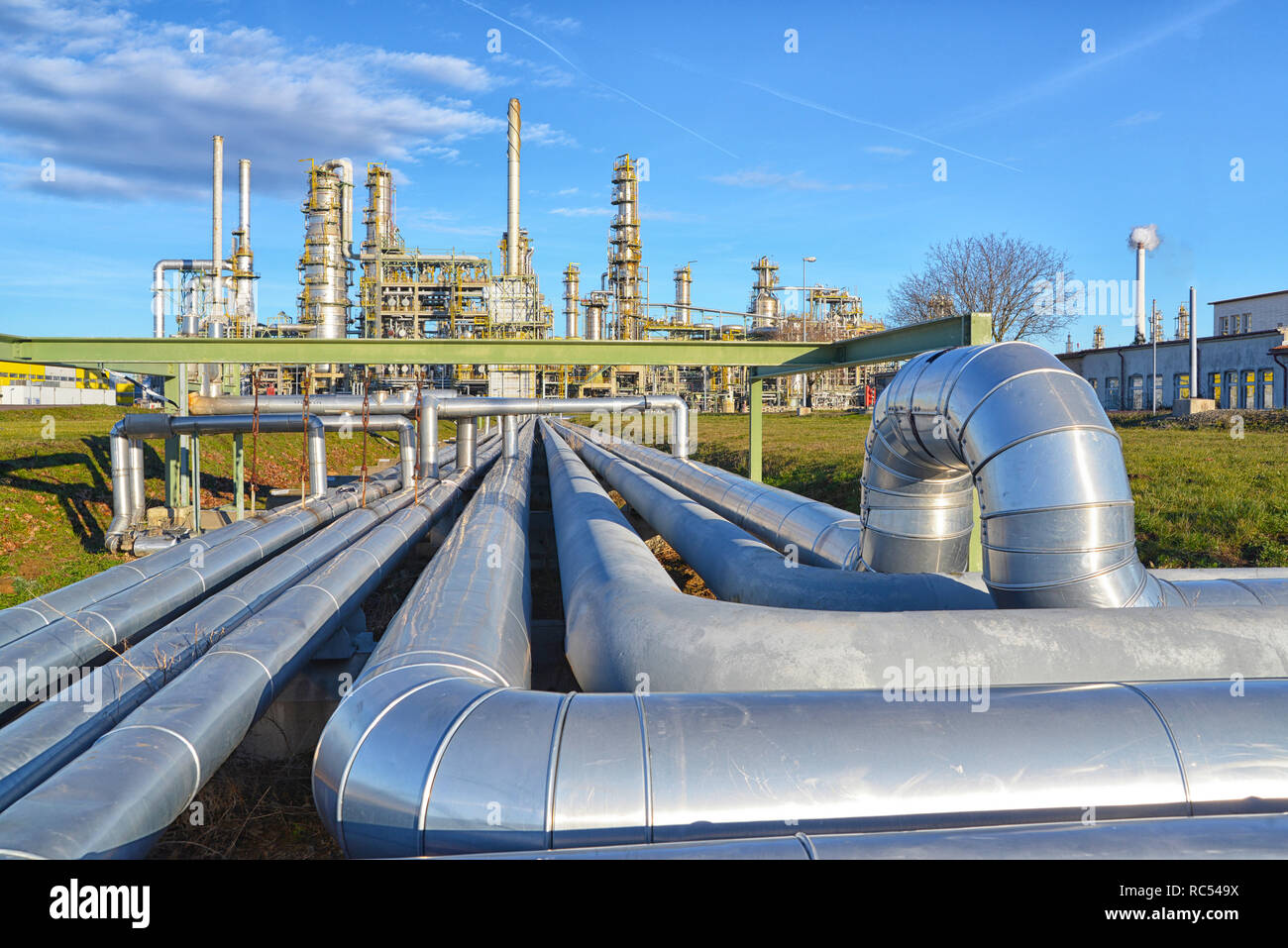 Refillery Building Examples Refinery for the production of fuel - architecture and buildings of an ...