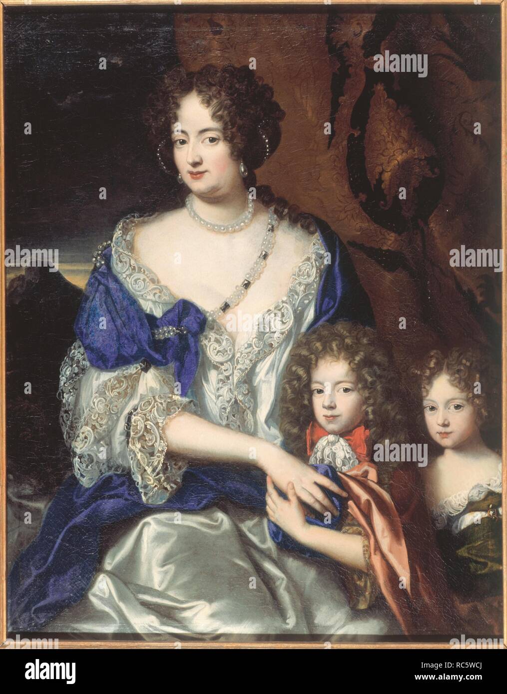 Duchess Sophia Dorothea of Brunswick and Luneburg with her children George and Sophia Dorothea. Museum: Bomann Museum Celle. Author: JACQUES VAILLANT. Stock Photo
