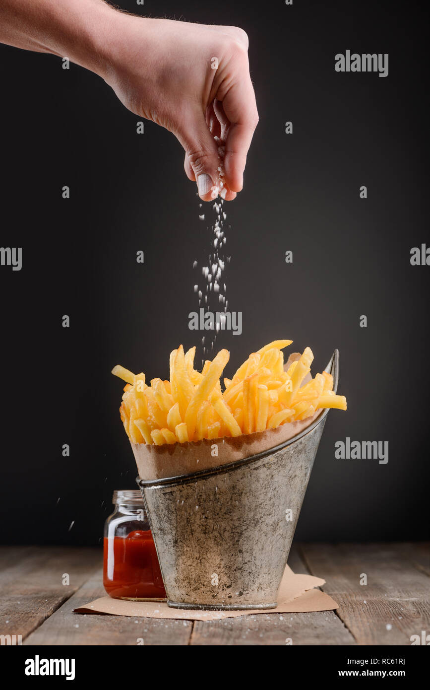 Sprinkle salt hires stock photography and images Alamy