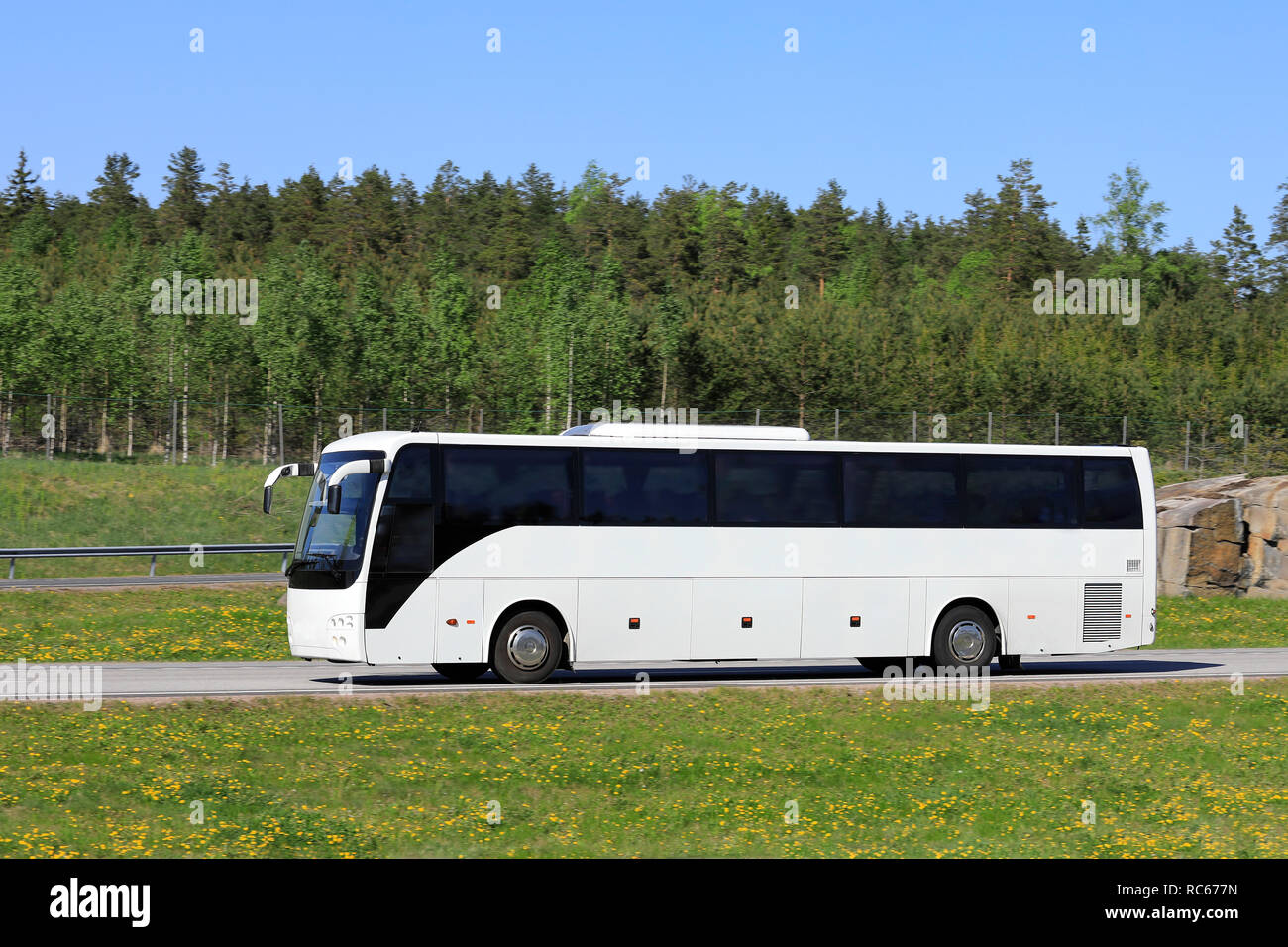 White coach hi-res stock photography and images - Alamy