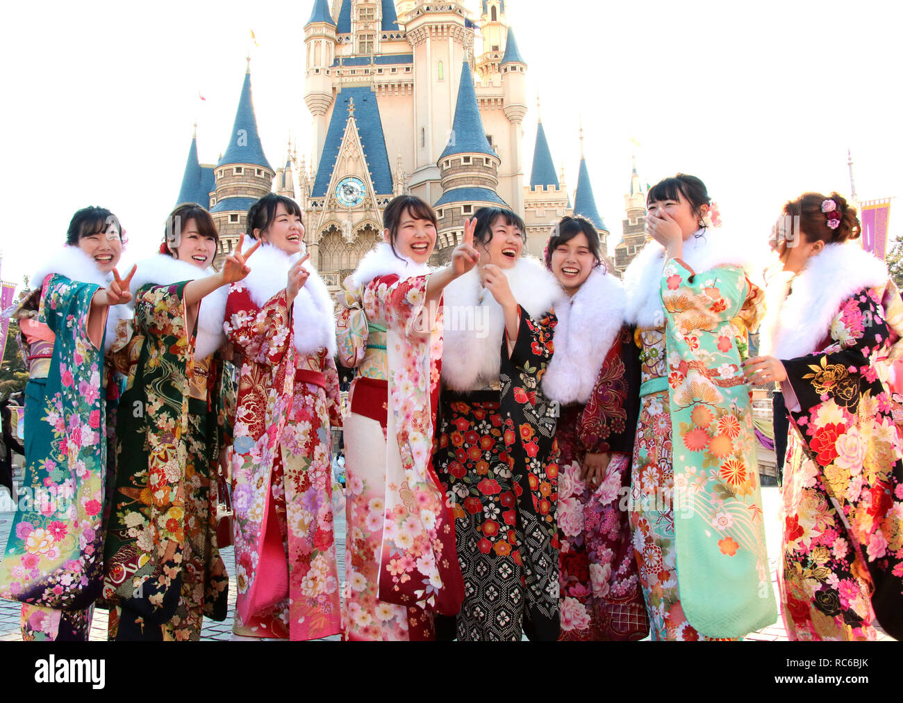 Urayasu, Japan. 14th Jan, 2019. 20-year-old women wearing kimonos 