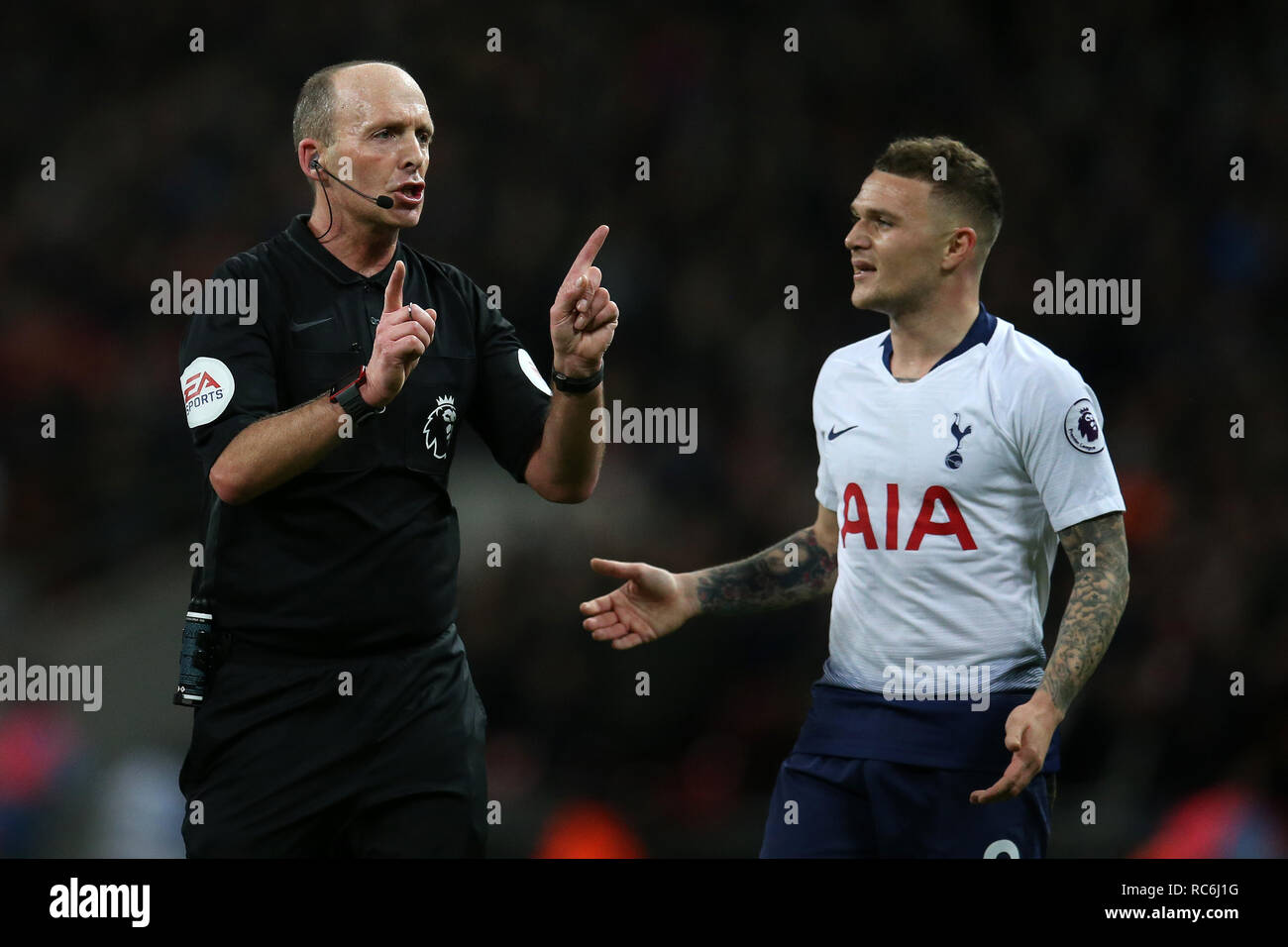 Kieran Trippier of Tottenham Hotspur complains to referee Mike Dean. EPL Premier League match, Tottenham Hotspur v Manchester Utd at Wembley Stadium in London on Sunday 13th January 2019.  this image may only be used for Editorial purposes. Editorial use only, license required for commercial use. No use in betting, games or a single club/league/player publications . pic by Andrew Orchard/Andrew Orchard sports photography/Alamy Live news Stock Photo