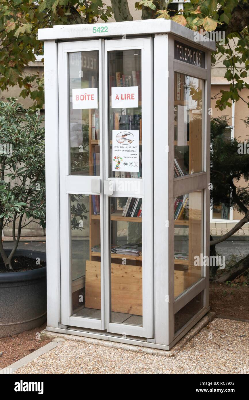 Phone booth france hires stock photography and images Alamy