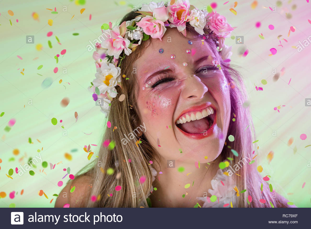 Uitgelezene Carnaval Brazil. Throwing confetti. Excited and Cheerful. Portrait JQ-02