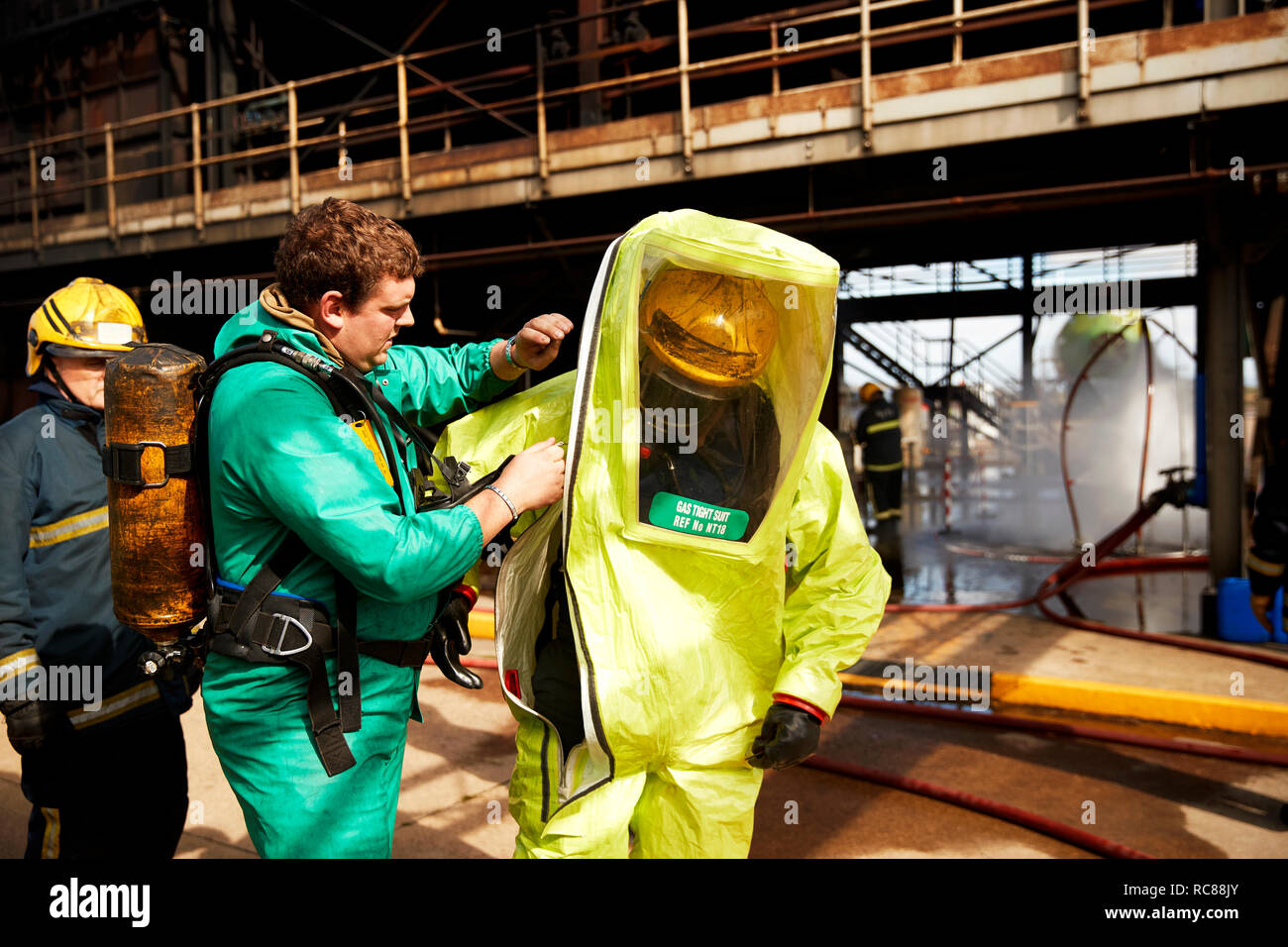 Fire proximity suit hi-res stock photography and images - Alamy