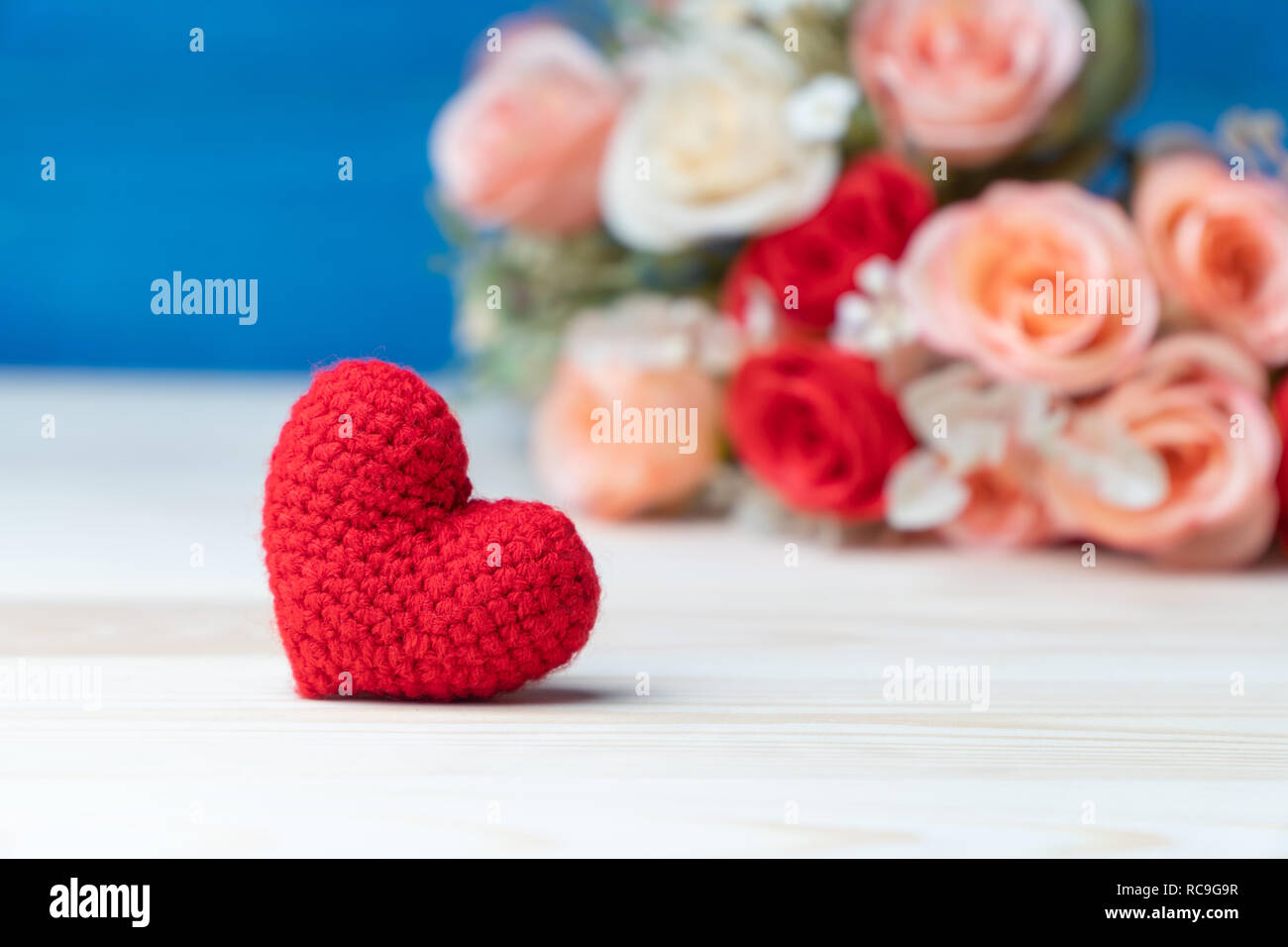 how to make yarn roses