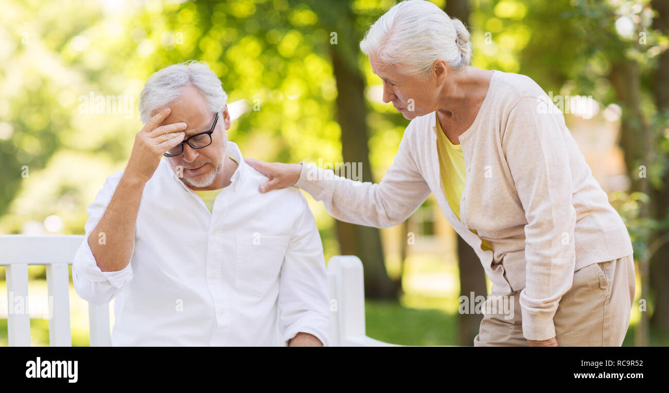 senior man suffering from headache outdoors Stock Photo - Alamy