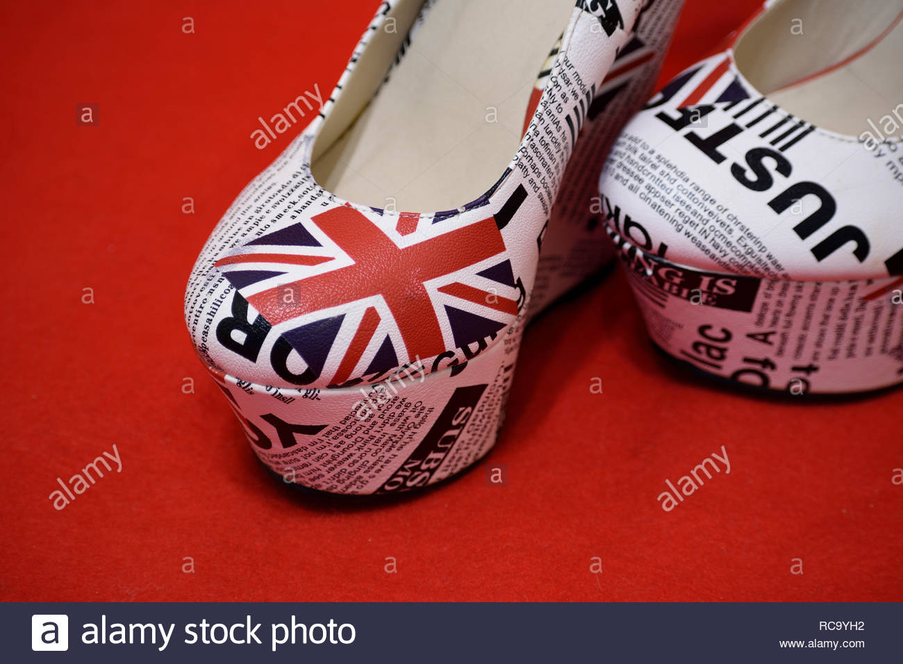 union jack crocs