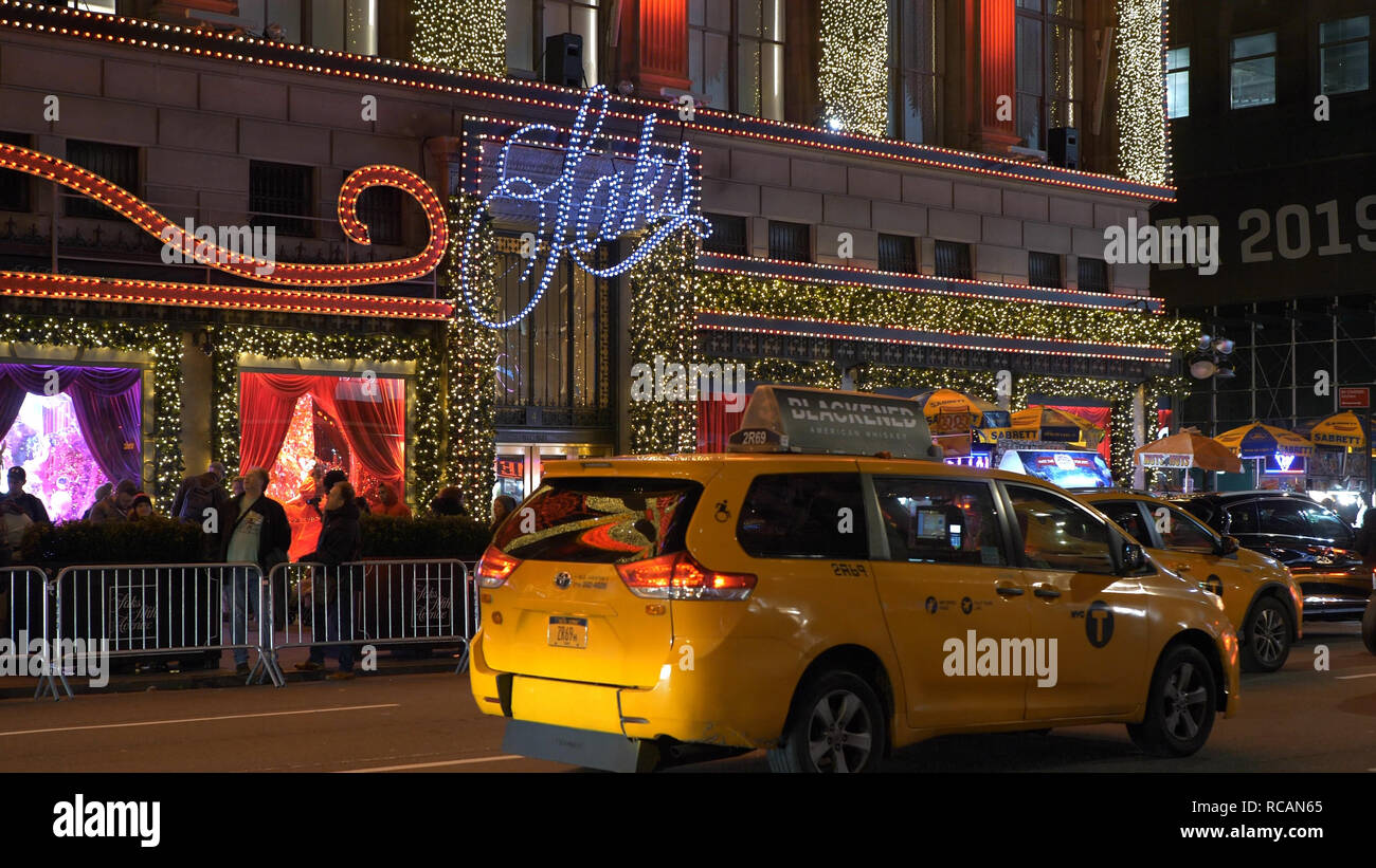 Christmas decoration at Saks Fifth Avenue Manhattan NEW YORK / USA
