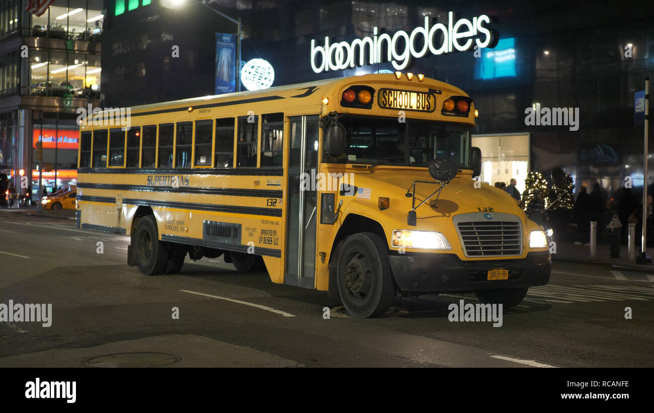 School Bus in the streets of New York - NEW YORK / USA - DECEMBER 4 ...