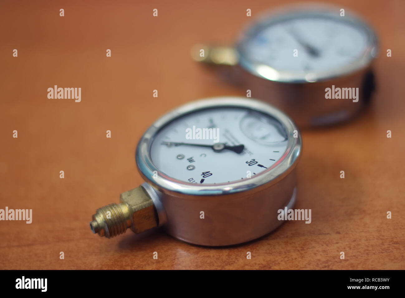 Pressure temperature gauge hi-res stock photography and images - Alamy