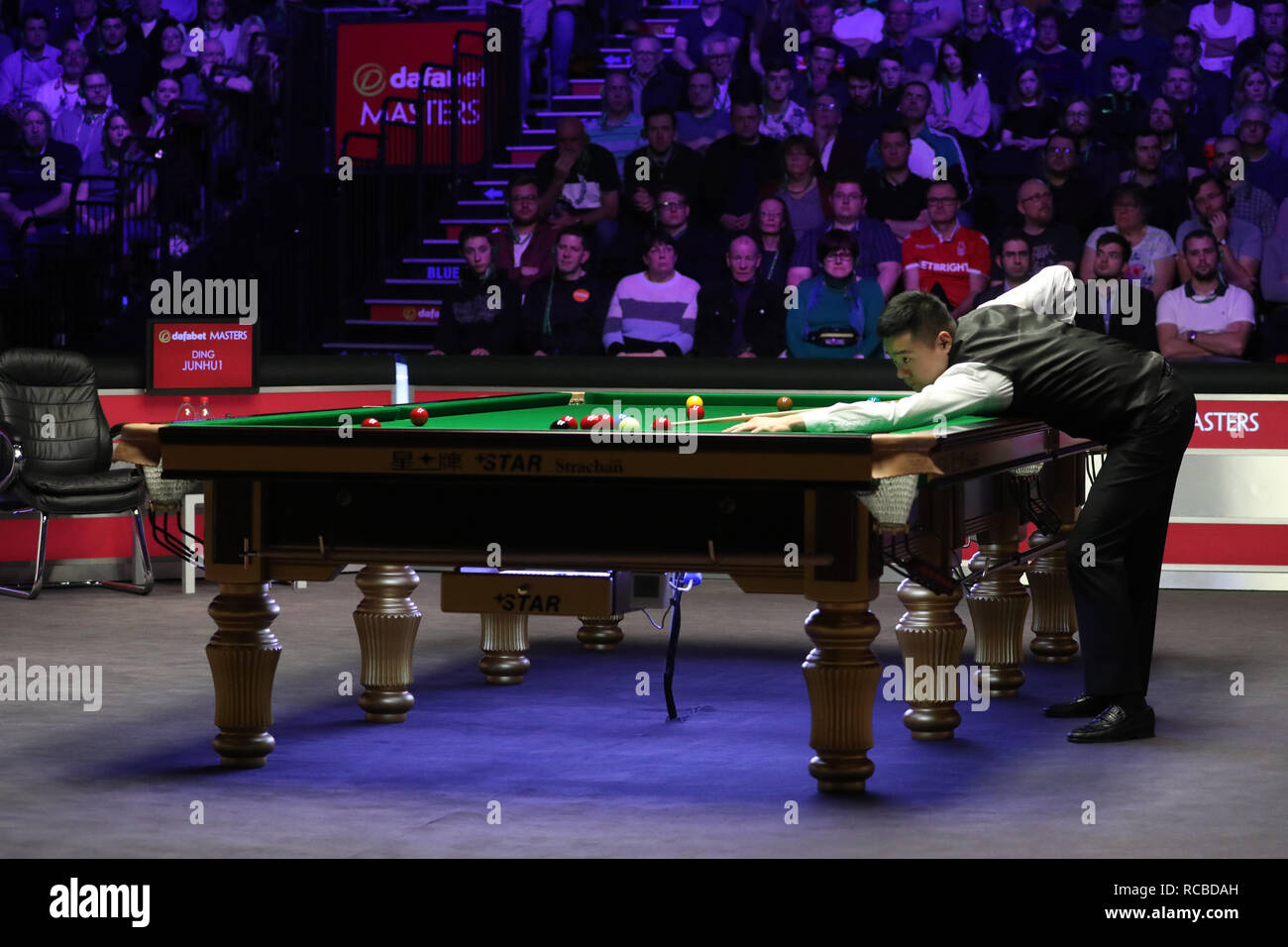 Masters snooker hi-res stock photography and images