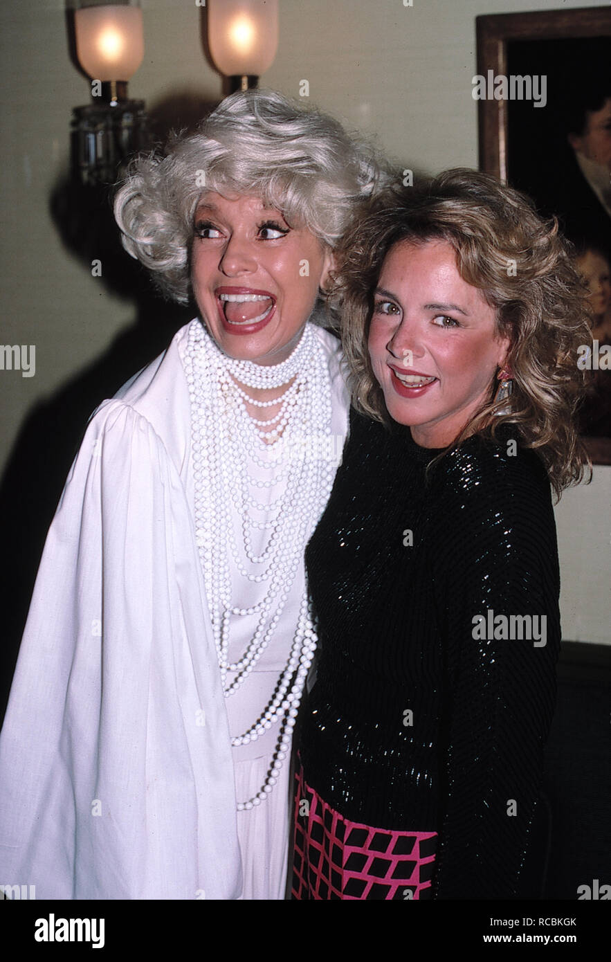 ***FILE PHOTO*** Carol Channing has passed away at 97 Carol Channing and Stockard Channing photographed on June 21, 1988 in New York City. Credit: Walter McBride/MediaPunch Stock Photo