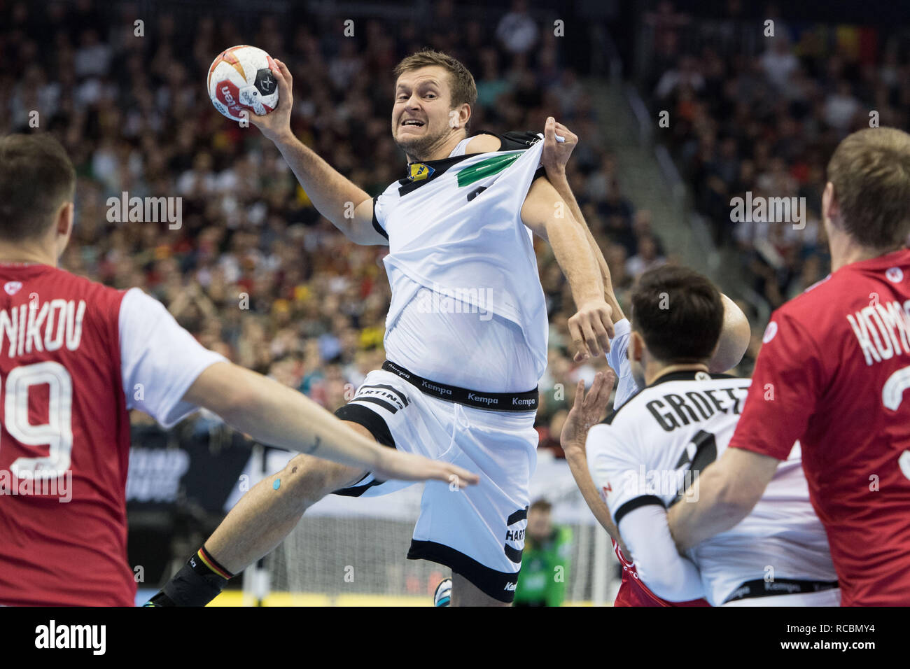 Fabian BOEHM (BÃ¶hm, GER) throws on goal, throw, goal throw, action,  preliminary round group A, Russia (RUS) - Germany (GER) 22:22, on  14.01.2019 in Berlin / Germany. Handball World Cup 2019, from