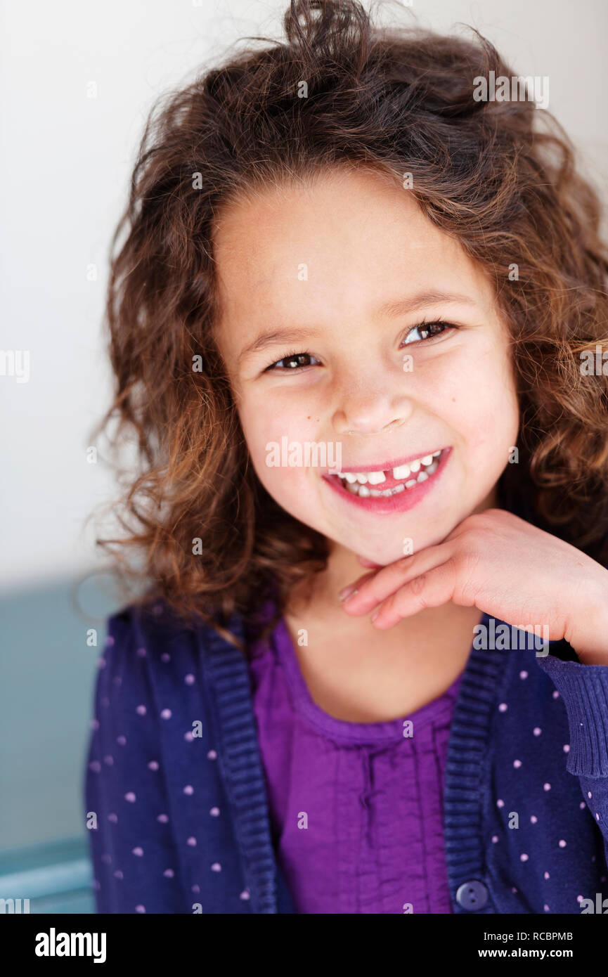 Portrait of smiling girl Stock Photo - Alamy