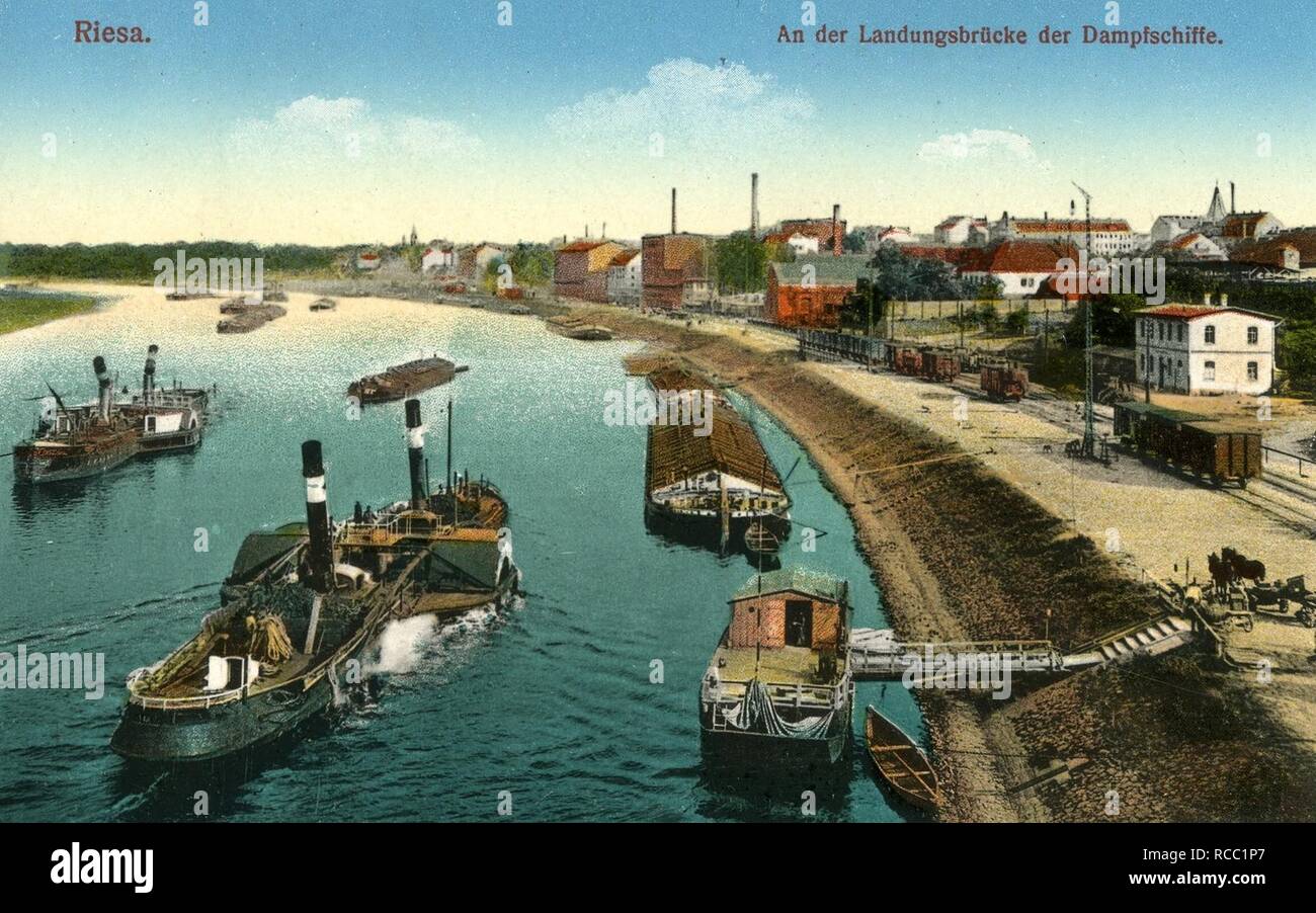 11648-Riesa-1910-Landungsbrücke mit Schleppern und Lastkähnen- Stock Photo