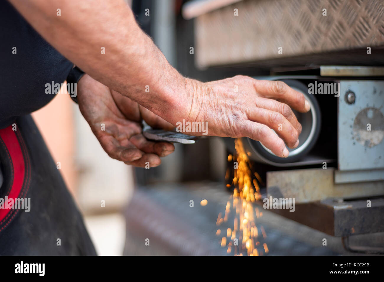 metalworking industry finishing metal working on horizontal surface