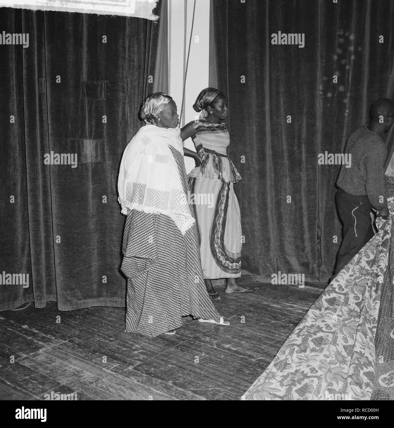 African Dance Company of Senegal . Optreden in Kurzaal, Bestanddeelnr 912-7546. Stock Photo