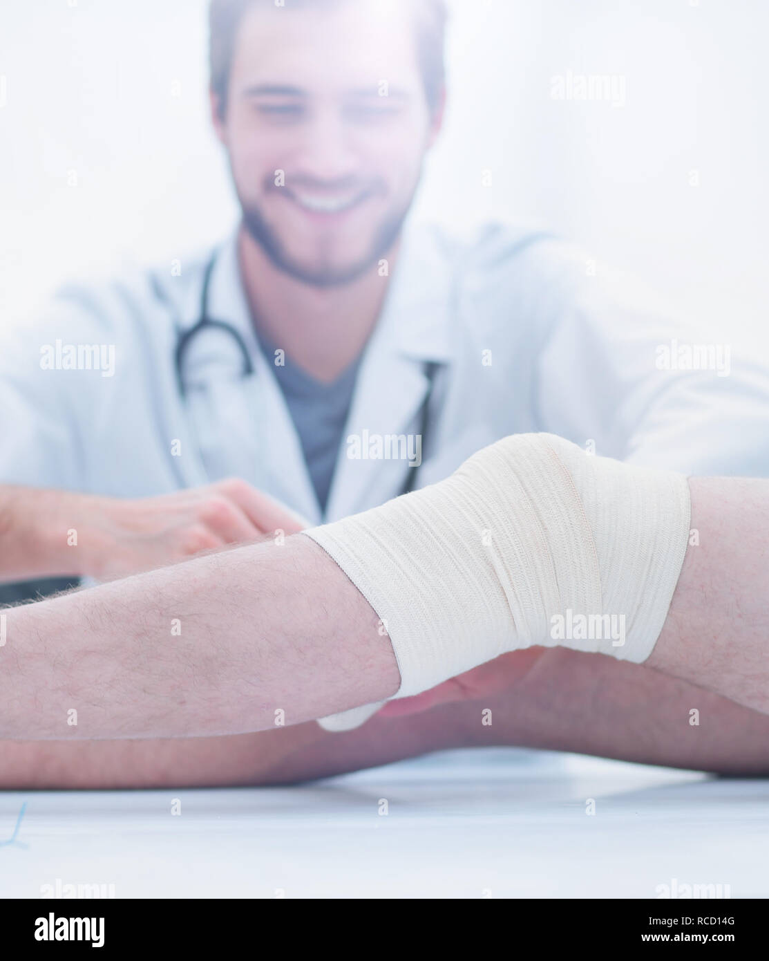 Compression bandaging hi-res stock photography and images - Alamy