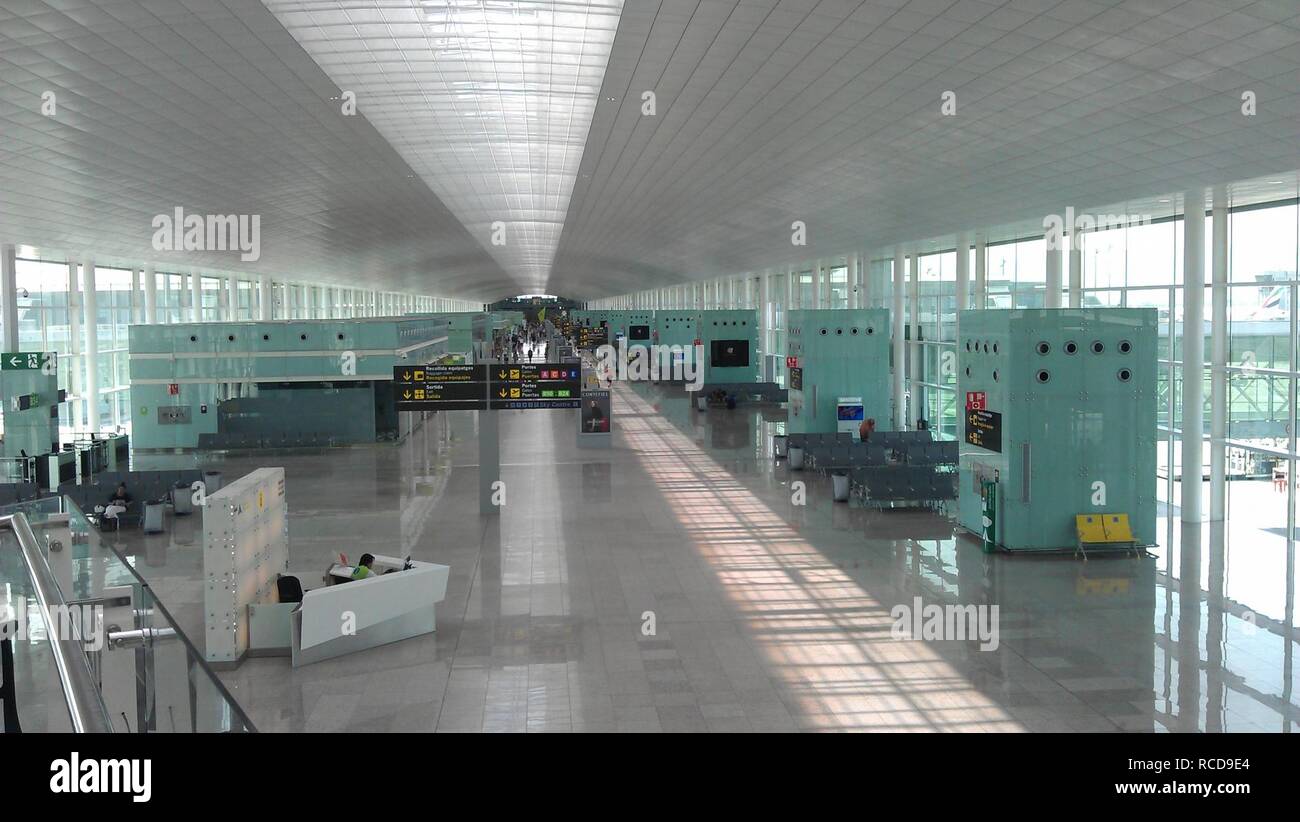 Airport Barcelona Terminal 1 003 Stock Photo Alamy