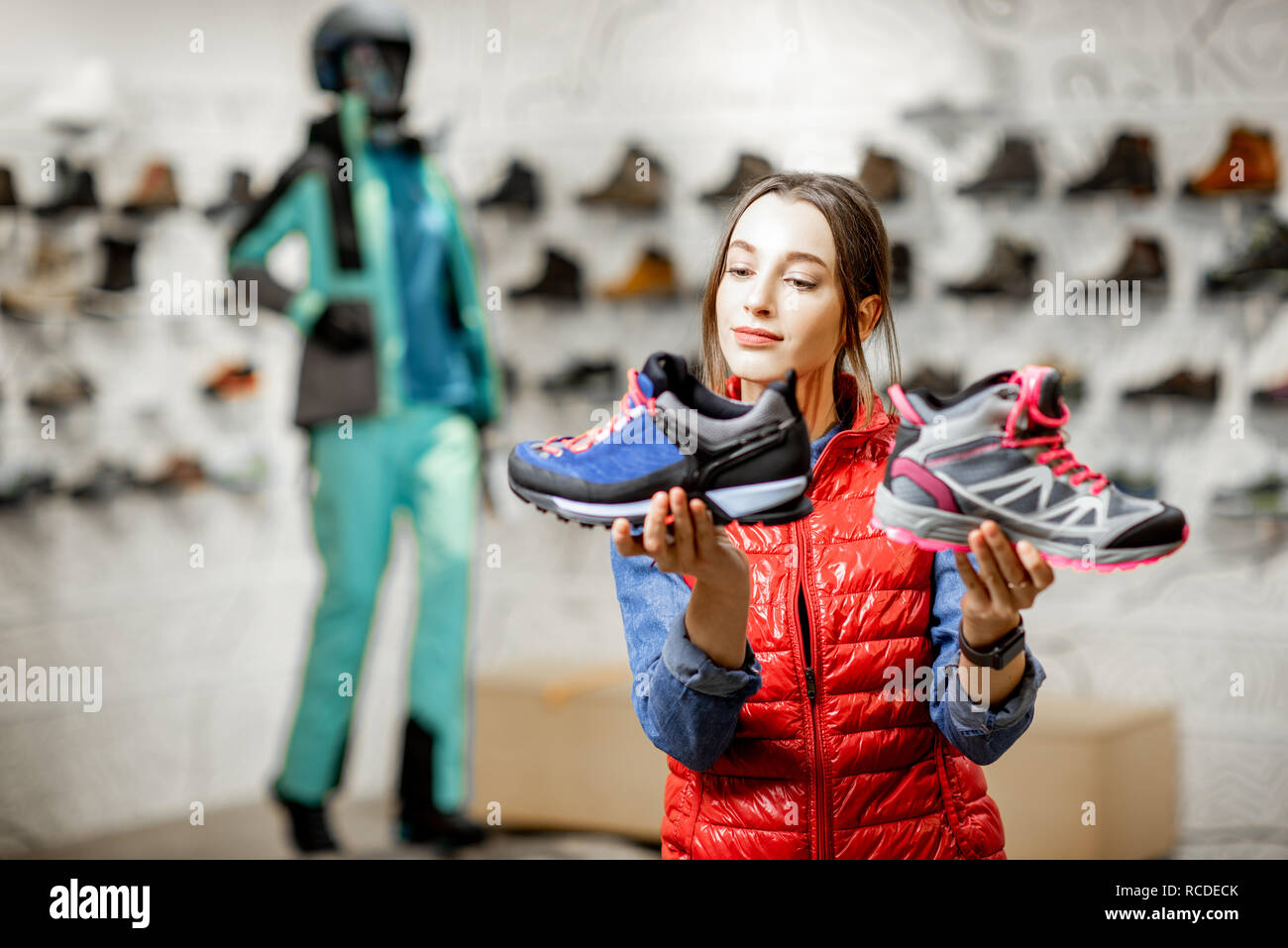 Footwear shop retail hi-res stock photography and images - Page 17 - Alamy